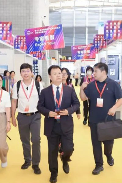 专家看展4|高性能守护职业健康,让防护更加安全舒适 专家看展4|高性能守护职业健康,让防护更加安全舒适